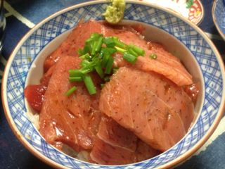 マグロ丼