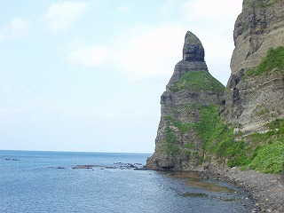 セタカムイ岩